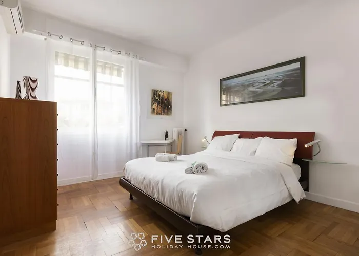 Flora Five Stars House Appartement