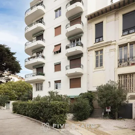 Flora Five Stars House Nizza